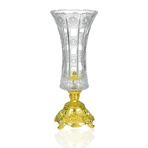 Della boemia di cristallo di lusso <span class=keywords><strong>vaso</strong></span> di vetro <span class=keywords><strong>con</strong></span> metallo oro decorativo di base del basamento footed - Product Image 1