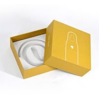 Offre Spéciale boîtes-cadeaux rigides en deux parties de luxe Logo personnalisé Couvercle amovible Gaufrage Stratification mate Emballage en papier de carton de luxe