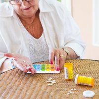 NBBLUESKY Boîte à pilules à capsules en plastique portable ouverte promotionnelle personnalisée Boîtes à pilules double hebdomadaire 7 jours Boîtes de stockage de pilules