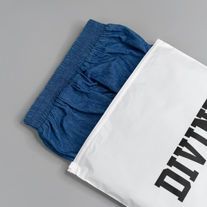 Bolsa de Plástico Blanca con Cierre Zip para Camisetas con Logotipo Impreso Personalizado, Bolsa para Ropa con Cierre Reutilizable, Bolsas Mate con Cierre para Empacar Ropa - Product Image 5