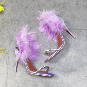 Commercio all'ingrosso di lusso di qualità delle donne in vera pelle tacchi alti <span class=keywords><strong>sandali</strong></span> <span class=keywords><strong>viola</strong></span> di pelliccia di piume cristalli aperta su misura scarpe da donna estate - Product Image 5