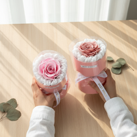 Bouquet de roses éternelles personnalisable, fleur à tenir en main pour un cadeau de la Saint-Valentin