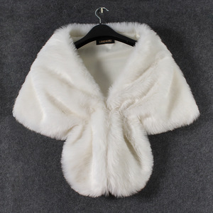 Châle de mariée pour <span class=keywords><strong>femme</strong></span>, cape de mariage, châle long élégant en fausse <span class=keywords><strong>fourrure</strong></span> chaude et moelleuse pour l'hiver, étole, écharpe, boléro pour soirée et décoration - Product Image 3