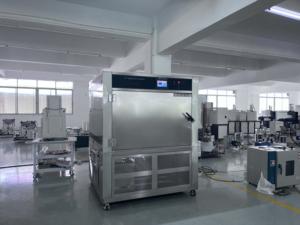 Hochwertiger QUV-Beschleunigter-Bewitterungsprüfer mit UVB313-Lampen für Labor-Kunststoffalterungstests - Product Image 1