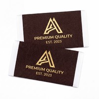 Étiquettes de col personnalisées en polyester damassé haute densité, motif cœur tissé doux, étiquettes carrées pour vêtements, en rouleau