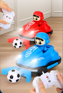 Venta Caliente: Mini Autos RC <span class=keywords><strong>de</strong></span> 2.4GHz para 2 Jugadores, <span class=keywords><strong>Batalla</strong></span> <span class=keywords><strong>de</strong></span> Velocidad y Choques con Balón <span class=keywords><strong>de</strong></span> Fútbol - Product Image 2