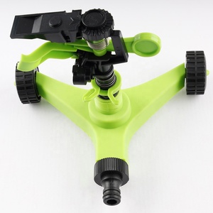 Agriculture palpitante en plastique de jardin de vente chaude <span class=keywords><strong>sur</strong></span> des arroseurs d'irrigation d'empattement de <span class=keywords><strong>roue</strong></span> - Product Image 3