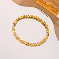 Nouveau bracelet tendance en acier inoxydable à perles rondes pour femme, simple et polyvalent, plaqué or 18 carats, avec fermoir en O empilable