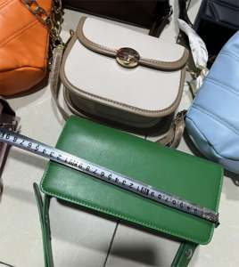 HLY 2025 Nouvelle Meilleure Vente en Afrique Prix Bas Stock Sacs à Main pour Femmes Liquidation Surplus <span class=keywords><strong>de</strong></span> Stock Lots - Product Image 3