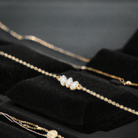 Bracelet en argent 925 avec zircon cubique taille poire pour femme - Bijou tendance au design minimaliste, idéal pour les cadeaux et les occasions festives