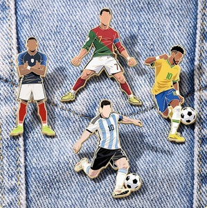 Fantastico Distintivo e Emblema da Collezione in Metallo Smaltato 3D Personalizzato con Personaggi dei Cartoni Animati, a tema Superstar del Calcio 2026: Kylian Mbappé e Cristiano <span class=keywords><strong>Ronaldo</strong></span> - Product Image 6