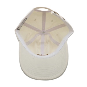 หมวกเบสบอลปักโลโก้ 6 แผง OEM แบบไม่เสริมโครงสร้าง สีเบจ สำหรับผู้ชายและผู้หญิง ใช้กลางแจ้ง ทำจากผ้าฝ้าย 100% หมวกแก๊ปทรง Dad Hat - Product Image 6