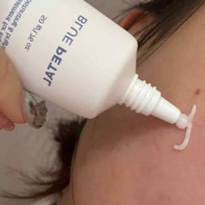 Crema Calmante Intensiva Bluepetal Blemish 50g, Cuidado Facial Hidratante para Piel Seca y Sensible y Cuidado de la Textura Suave - Product Image 5