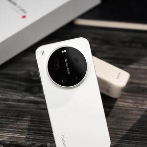 Teléfono Inteligente Mi 17 Ultra 5G con Buena Cámara, Pantalla de 6.9 Pulgadas, Batería de 6800mAh, HyperOS 3, Carga de 100W - Product Image 5