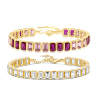 Bracelet tennis en argent 925 Gemnel Luxury avec serti de pierres émeraude, bijou audacieux avec une grande émeraude et fermoir à homard sécurisé