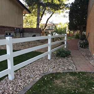 Recinzione per Pascolo in PVC Bianco Trattato Termicamente, Modello 3D Australiano, Kit per Recinto Equestre a 3 Traverse in Vinile - Product Image 1