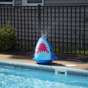 Rociador de agua inflable con forma de cabeza de tiburón de 50 cm, juguete de PVC para jugar al aire libre en el jardín y el parque. - Product Image 2