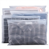 Sacs de rangement mats en CPE réutilisables, translucides, en plastique PE gaufré, refermables avec fermeture éclair coulissante pour l'emballage de vêtements et de chaussures
