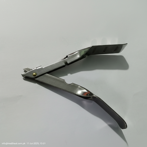 Stainless steel Disposable Skin <b>Staple</b> Remover scissor style surgical instruments - Product Image 1