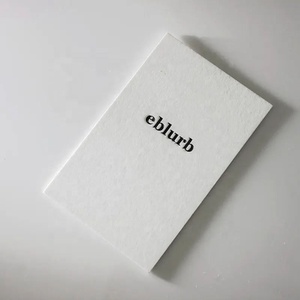 Logo personalizzato con Logo di lusso nero appendi etichette ecologiche per abbigliamento per borse e scarpe con stampa di carta bianca - Product Image 5
