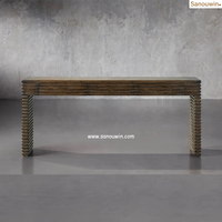 Table console en chêne fabriquée à la main: structure à lattes, mortaise et tenon, grains vibrants pour une utilisation dans le couloir de luxe