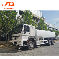 Nouveau camion-citerne HOWO 6x4 robuste avec système de pulvérisation haute pression, réservoir de 10001 à 15000 L pour la construction, l'exploitation minière et la lutte contre la poussière