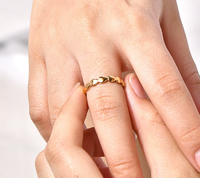 Vente en gros de bagues de promesse en forme de cœur en acier inoxydable plaqué or bagues épaisses empilables bijoux minimalistes pour les doigts cadeaux taille 6-9