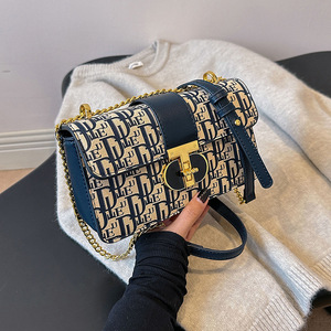 Luxury Designer Brand Texture Women's PU Bag French-style Chain Crossbody All-match Medium <b>Square</b> Single-shoulder Bag - Product Image 6