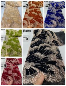 Dentelle guatémaltèque de haute qualité, perles et paillettes faites à la main de style floral pour les fêtes et les mariages - Product Image 6