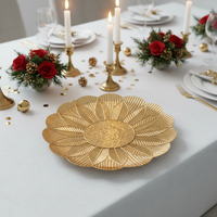 Assiettes de présentation de luxe dorées de 13 pouces à prix de gros, motif personnalisé pigmenté, durables et réutilisables pour mariages, anniversaires et dîners