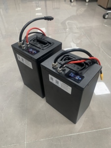 โรงงานผลิตแบตเตอรี่มอเตอร์ไซค์ไฟฟ้าแบบกำหนดเอง 48V 72V 30Ah 50Ah 60Ah 80Ah LiFePo4 แบตเตอรี่ลิเธียมไอออนสำหรับมอเตอร์ไซค์ไฟฟ้า - Product Image 1