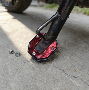 Plaque de support latéral élargie pour moto et véhicule électrique - Accessoires de modification en alliage d'aluminium CNC - Marque OEM - Product Image 3