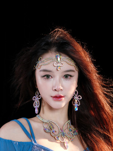 ที่คาดผมสำหรับการแสดงระบำหน้าท้องสไตล์โอเรียนทัล ดีไซน์แฟชั่นใหม่ล่าสุด ประดับด้วยเพชรพลอยและคริสตัลวิบวับ ยืดหยุ่นได้ เหมาะสำหรับผู้หญิง - Product Image 6