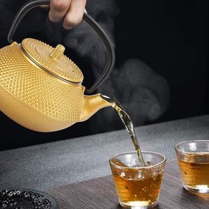 Tetera de Hierro Fundido Dorado de 300 ml, Tetera Japonesa Tetsubin con Diseño de Clavos, con Filtro de Acero Inoxidable, para Té de Hojas Sueltas, Apta para Estufa - Product Image 1
