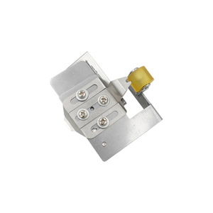 Machine à plier à plat avec rouleaux supérieurs et inférieurs, équipement de plissage pour jupes et dentelles, double couche, pied presseur réglable en acier - Product Image 3