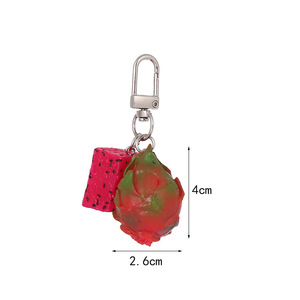 Llavero de simulación de fruta del dragón en miniatura, colgante creativo de PVC con forma de corazón rojo, estilo pastoral - Product Image 5