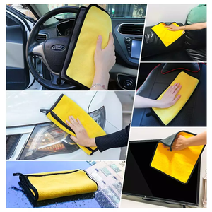 <span class=keywords><strong>Lingette</strong></span> de nettoyage <span class=keywords><strong>double</strong></span> <span class=keywords><strong>face</strong></span> en microfibre corail <span class=keywords><strong>lavable</strong></span> et très appréciée pour l'entretien du tableau de bord - Product Image 3