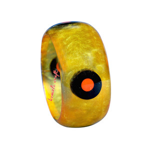 Bracelets en résine personnalisés, bijoux larges en vogue, faits à la main - Product Image 1