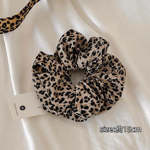 Coleteros con Estampado de Leopardo Estilo Euroamericano, Lindos Coleteros de Satén Doble con Puntos, Coleteros Femeninos, Accesorios para el Cabello al por Mayor de Fábrica - Product Image 5