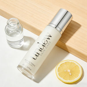 Tonique Éclaircissant au Peptide, Vitamine C et Acide Tranexamique – Réduit les Taches Brunes et Unifie le Teint – Essence Éclatante - Product Image 3