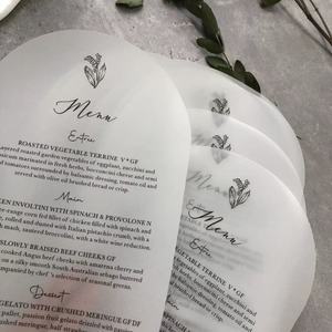 Biglietti di Invito di Lusso Personalizzati in Carta Vellum Bianca Traslucida 185gsm, <span class=keywords><strong>Stampa</strong></span> a Caldo, <span class=keywords><strong>Tipografia</strong></span> Raffinata, Etichetta Pendente - Product Image 3