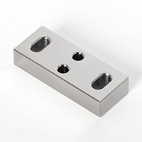 Plaque de montage réglable en acier inoxydable anti-corrosion de haute précision, usinée CNC sur mesure, avec trou fraisé, pour caméra de vision et applications pneumatiques