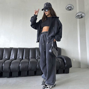 Retro Washed <strong>Old</strong> Sweatshirt Set Summer 2025 Thin Slimming Loose Sweatshirt Three-piece Set - Product Image 2