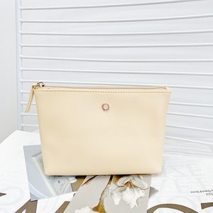 Customizable Size Portable Water Resistant Durable PU <b>Women's</b> Makeup <b>Bag</b> Large Capacity Pockets Soft Handle Printed Logo Japan - Product Image 3