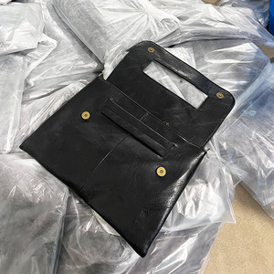 Borse a Tracolla in Pelle Morbida con Cinturino, Pochette a Busta, Vendita all'Ingrosso - Product Image 4