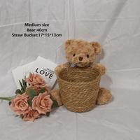 Peluche personnalisée romantique pas chère, ours en peluche tenant un panier de fleurs en paille, jouet en peluche ours en peluche