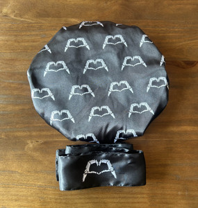 Bonnet de nuit en satin de soie doux et coloré, personnalisé avec logo, double face réversible, vente en gros - Product Image 2