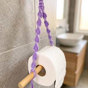 Porte-papier toilette en macramé violet avec tige en bois, accessoire de salle de bain suspendu, pots et jardinières modernes - Product Image 2
