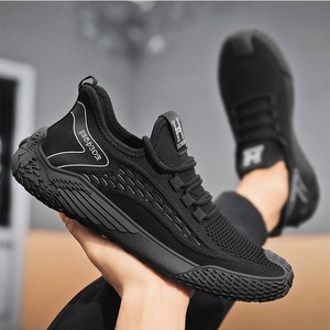Zapatillas deportivas casuales de verano para hombre, transpirables, con parte superior de malla, ligeras, con cordones delanteros, combinación de colores, suela exterior de plástico. - Product Image 4