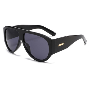 Nuovi <span class=keywords><strong>Occhiali</strong></span> da Sole alla Moda Universali Stile Streetwear Protezione UV Personalità Abbinabili a Tutti gli Abiti per Uomini e Donne - Product Image 2